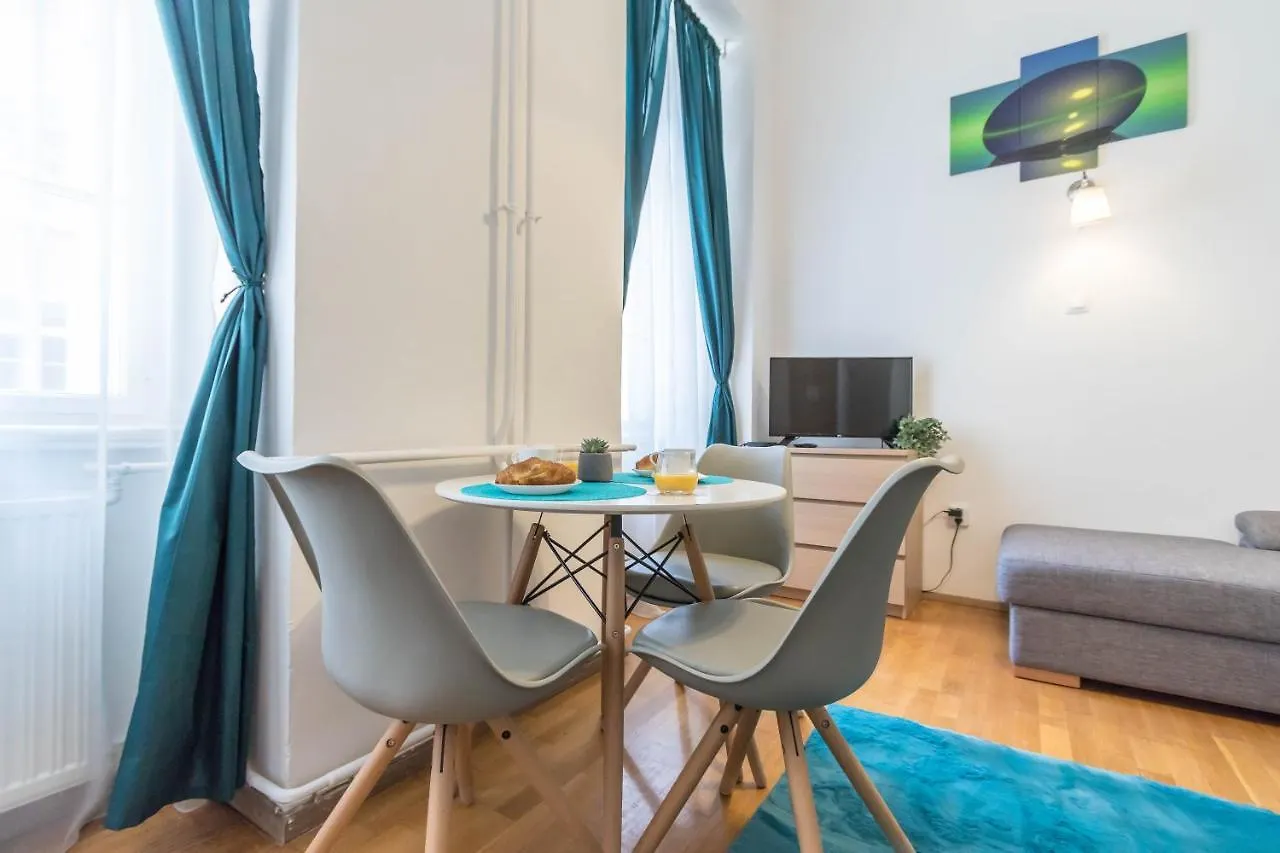 Adele'S Apartment Close To Danube And Fashion Street Budapest 0*,  Hungary
