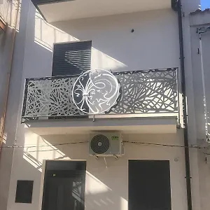 https://nel-borgo-di-capri-leone.sicilyhotelsitaly.net