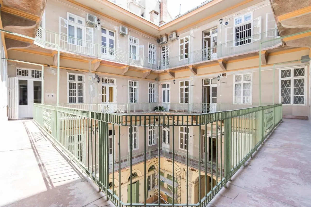Adele'S Apartment Close To Danube And Fashion Street Budapest Ungheria